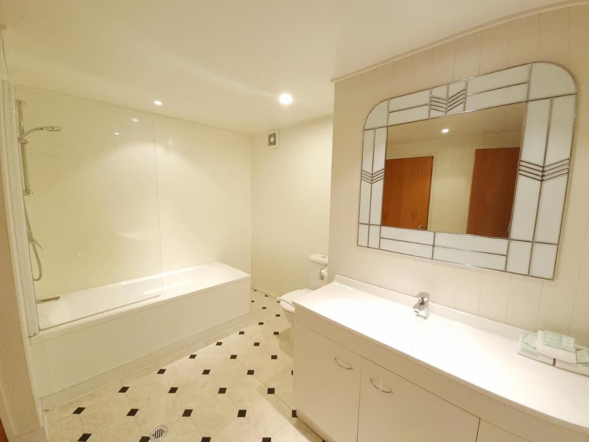 St James Apartments Квинстаун Экстерьер фото