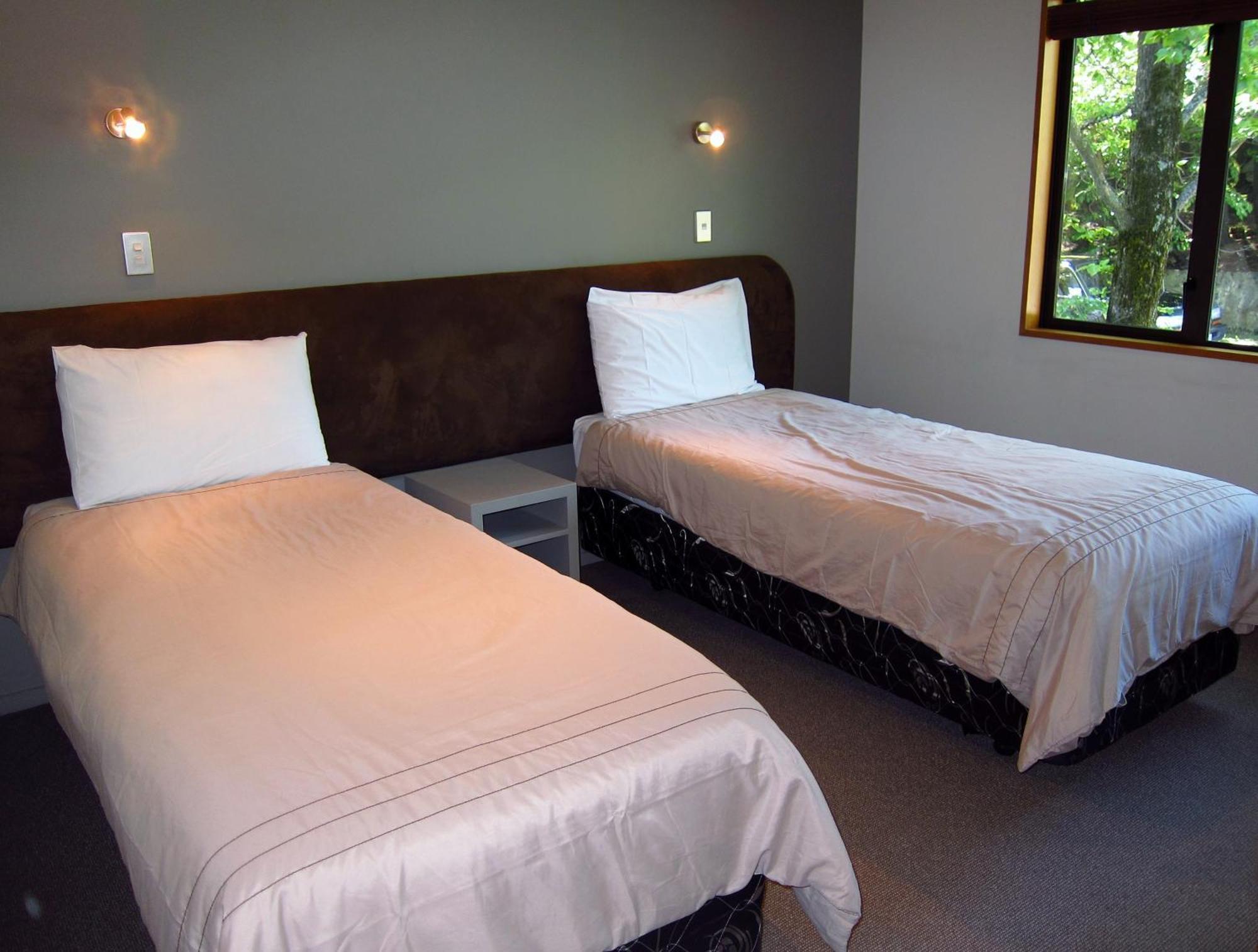St James Apartments Квинстаун Экстерьер фото